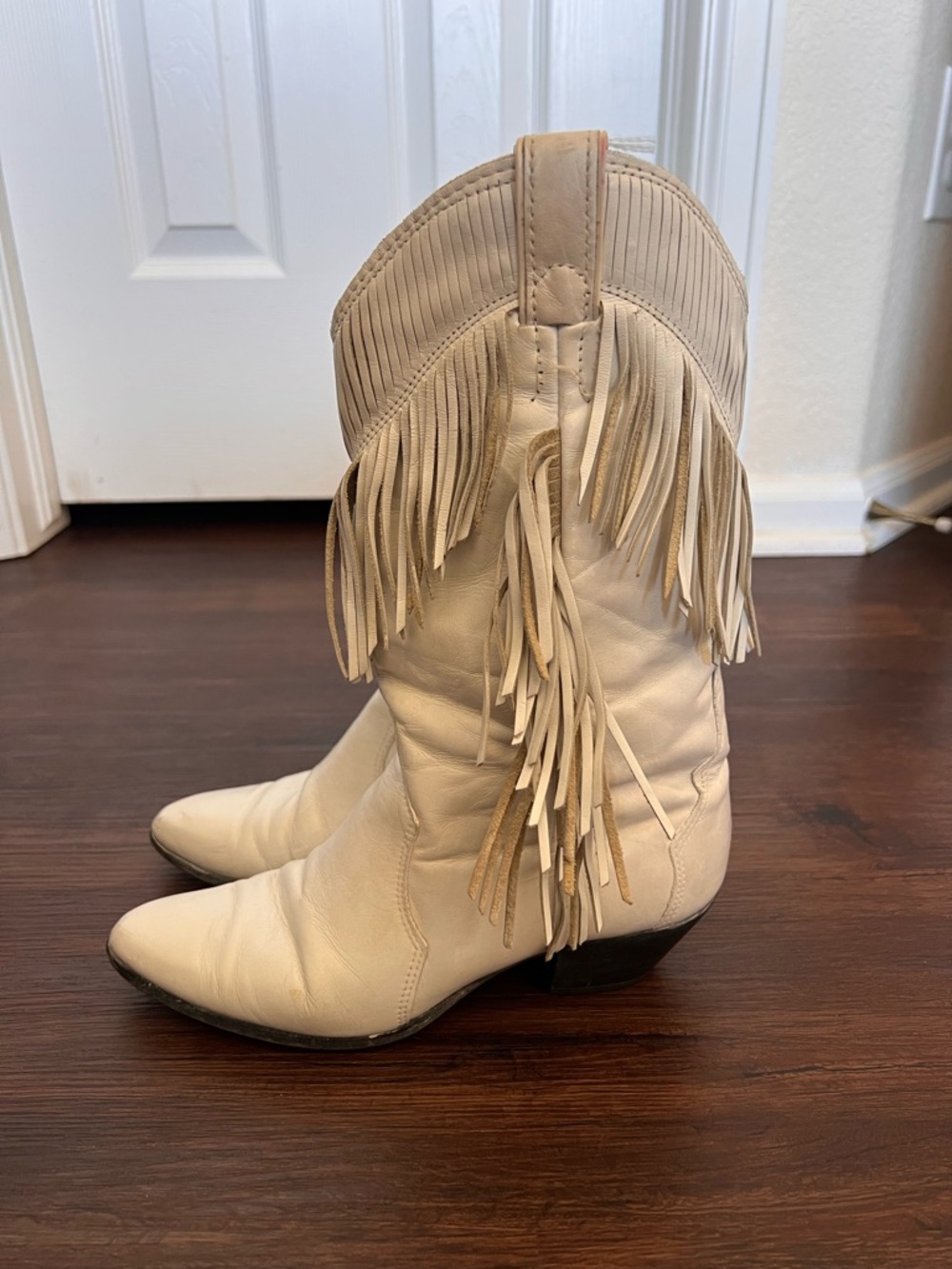 Laredo Vintage White Fringe Western Heeled Boots